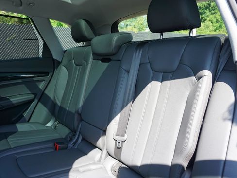 Used 2020 Audi Q5 Prestige w/ Prestige Package AWD/4WD image 14