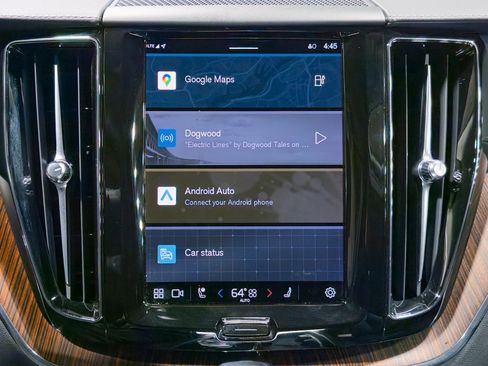 Used 2023 Volvo XC60 T8 Ultimate image 11