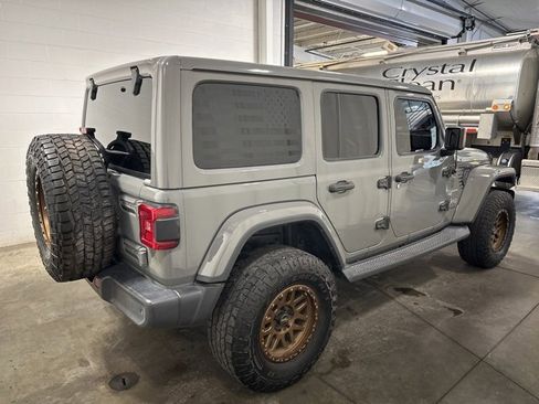 Used 2019 Jeep Wrangler Unlimited Sahara image 4