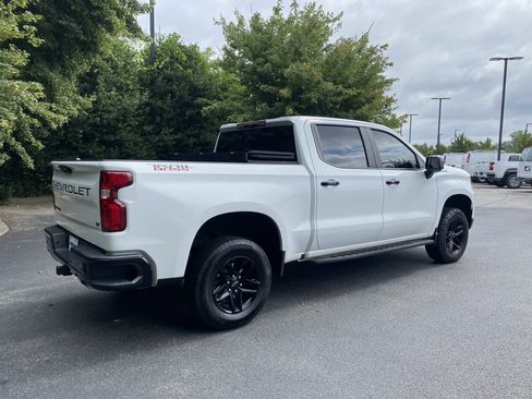 Used 2022 Chevrolet Silverado 1500 LT Trail Boss w/ LT Trail Boss Premium Package AWD/4WD image 9