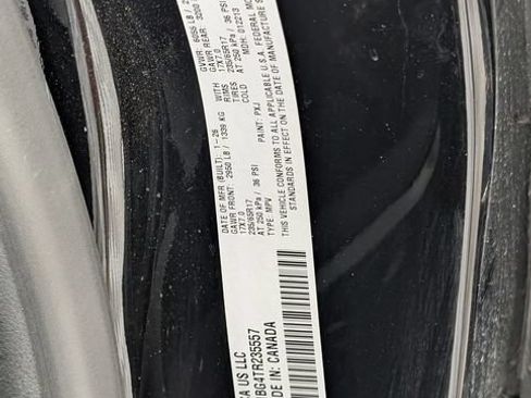 Certified 2026 Chrysler Pacifica Select FWD image 36