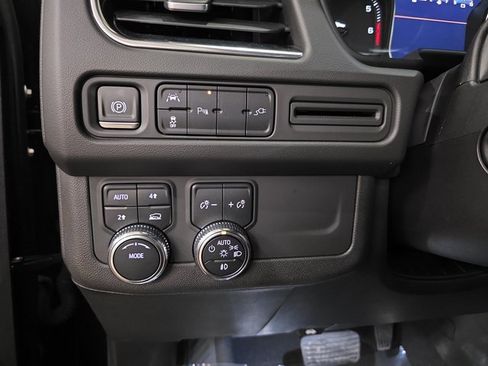 Used 2021 GMC Yukon SLT w/ SLT Premium Package image 27