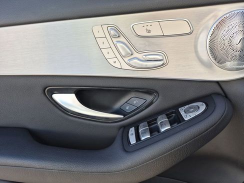 Used 2019 Mercedes-Benz GLC 300 4MATIC image 6