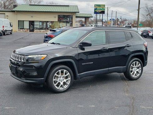 Used 2022 Jeep Compass Latitude w/ Sun and Sound Group image 2