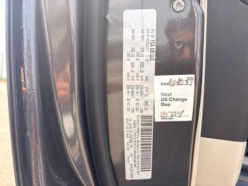 Used 2019 Chrysler Pacifica Touring-L FWD image 34