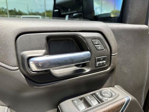 Used 2023 GMC Sierra 2500 Denali w/ Denali Ultimate Package AWD/4WD image 21