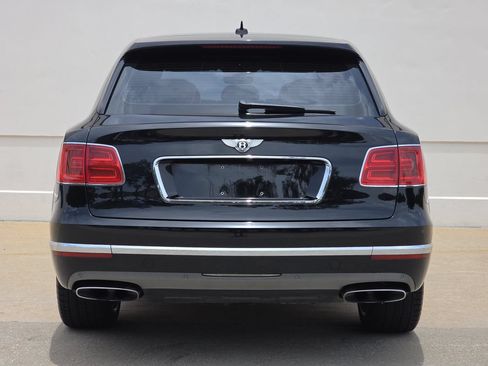 Used 2018 Bentley Bentayga AWD/4WD image 4