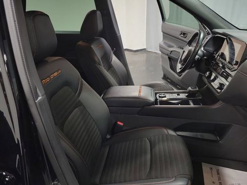 Used 2024 Nissan Pathfinder Rock Creek image 24