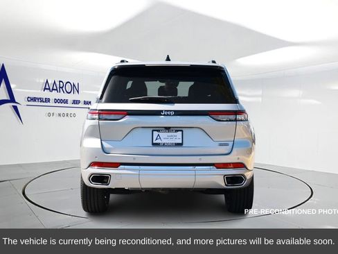 Used 2023 Jeep Grand Cherokee Overland image 3