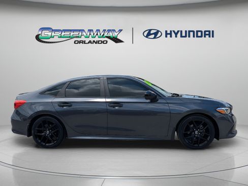 Used 2023 Honda Civic Sport image 9