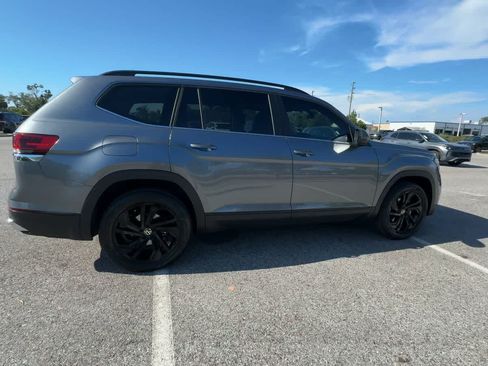 Used 2023 Volkswagen Atlas SE w/ Panoramic Sunroof Package FWD image 8