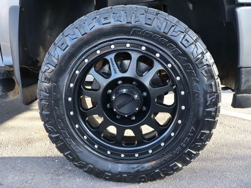 Used 2014 GMC Sierra 2500 Denali w/ Suspension Package, Off-Road image 46