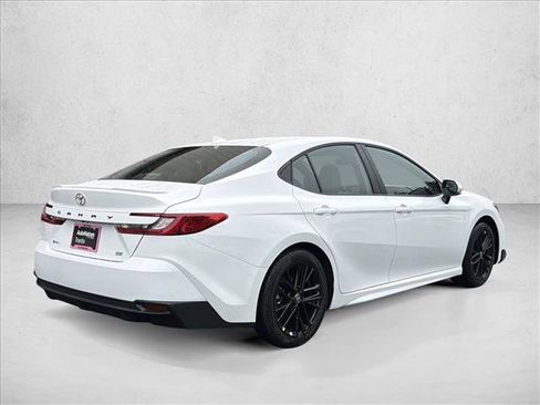 New 2026 Toyota Camry SE FWD image 5