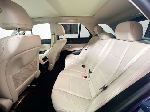 Used 2025 Mercedes-Benz GLE 450e 4MATIC image 29