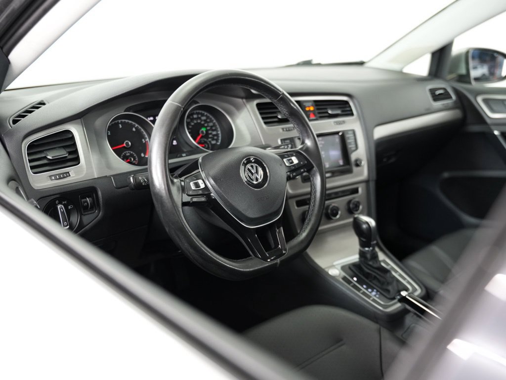 Used 2015 Volkswagen Golf TDI S FWD image 6