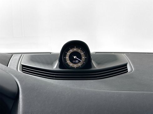 Certified 2025 Porsche Taycan 4S image 24