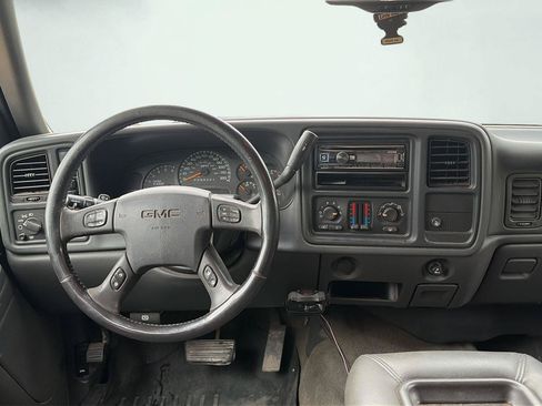 Used 2006 GMC Sierra 2500 SLE w/ Snow Plow Prep Package AWD/4WD image 9