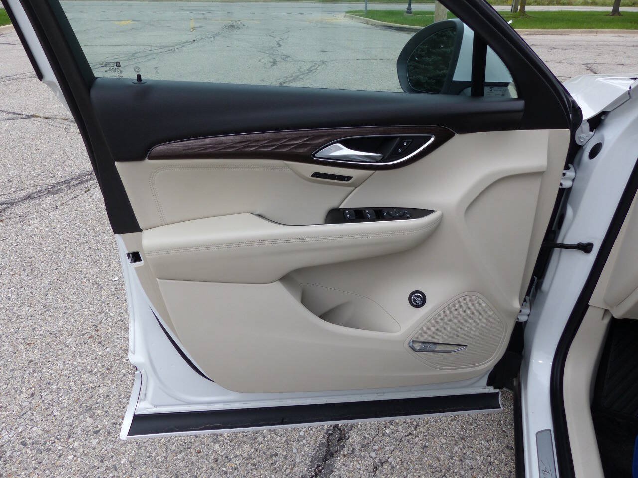 Used 2023 Buick Envision Avenir AWD/4WD image 20