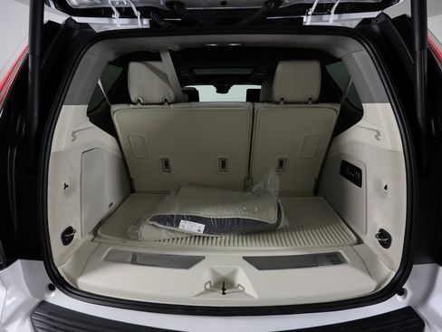 Used 2025 Cadillac Escalade Sport Platinum w/ LPO, ONYX Package image 7