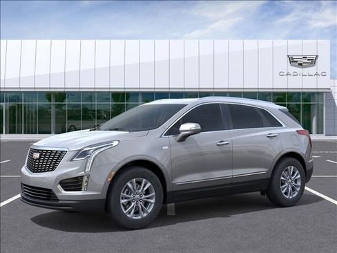 New 2025 Cadillac XT5 Luxury image 2