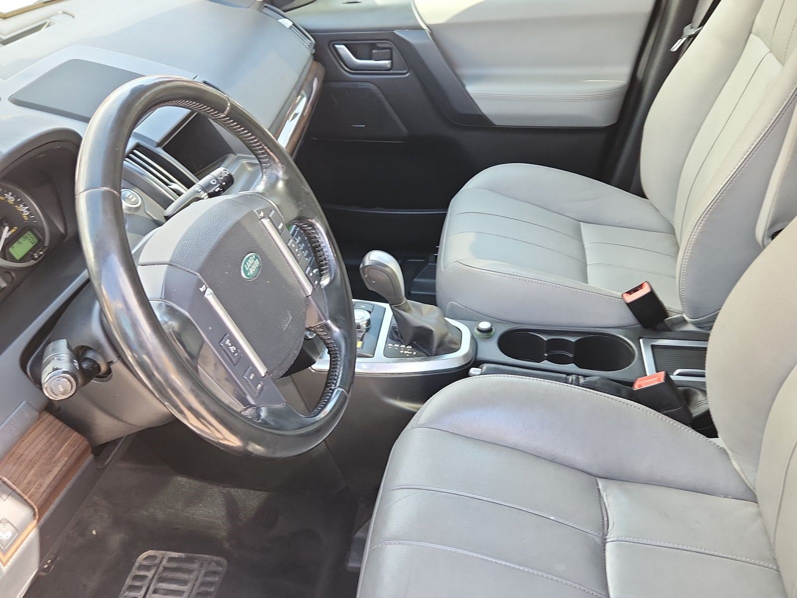 Used 2012 Land Rover LR2 HSE AWD/4WD image 12
