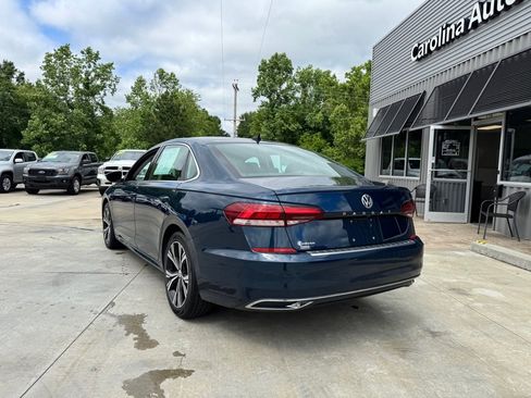 Used 2021 Volkswagen Passat 2.0T SE image 3