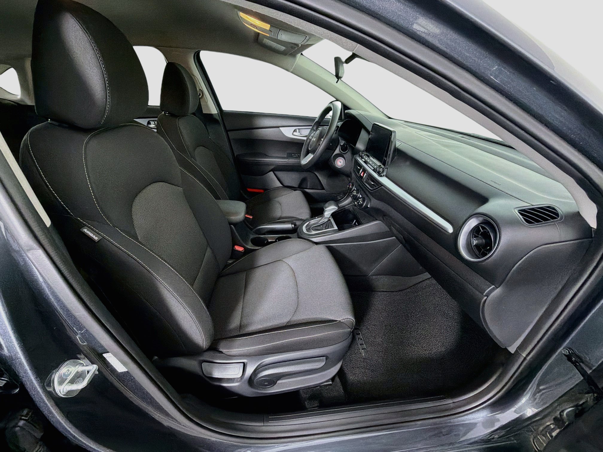 Used 2024 Kia Forte LXS w/ LXS Technology Package FWD image 31