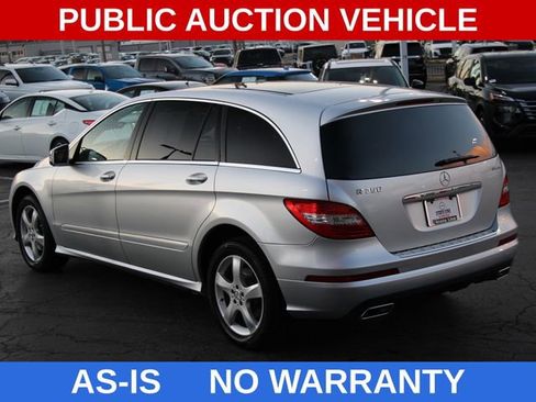 Used 2011 Mercedes-Benz R 350 4MATIC image 3