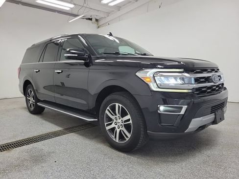 Used 2023 Ford Expedition Max Limited AWD/4WD image 2