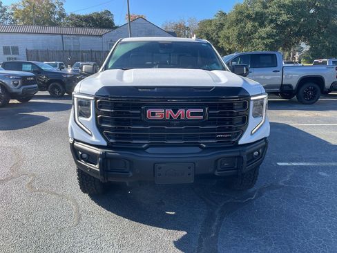 Certified 2024 GMC Sierra 1500 AT4X image 3