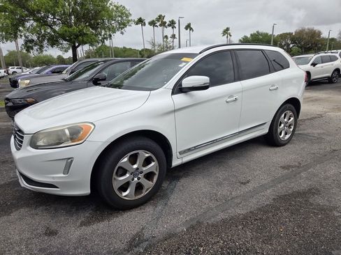Used 2016 Volvo XC60 T5 w/ Proximity Package image 3