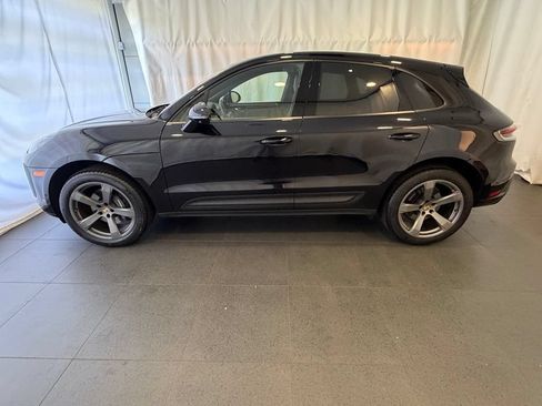 Certified 2024 Porsche Macan AWD/4WD image 2