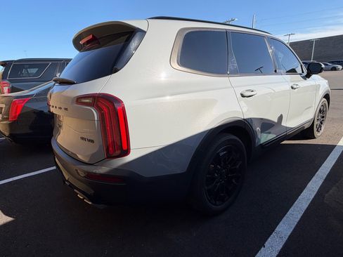 Certified 2021 Kia Telluride SX w/ SX Prestige Package image 3