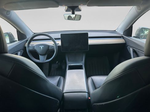 Used 2021 Tesla Model Y Long Range AWD/4WD image 7