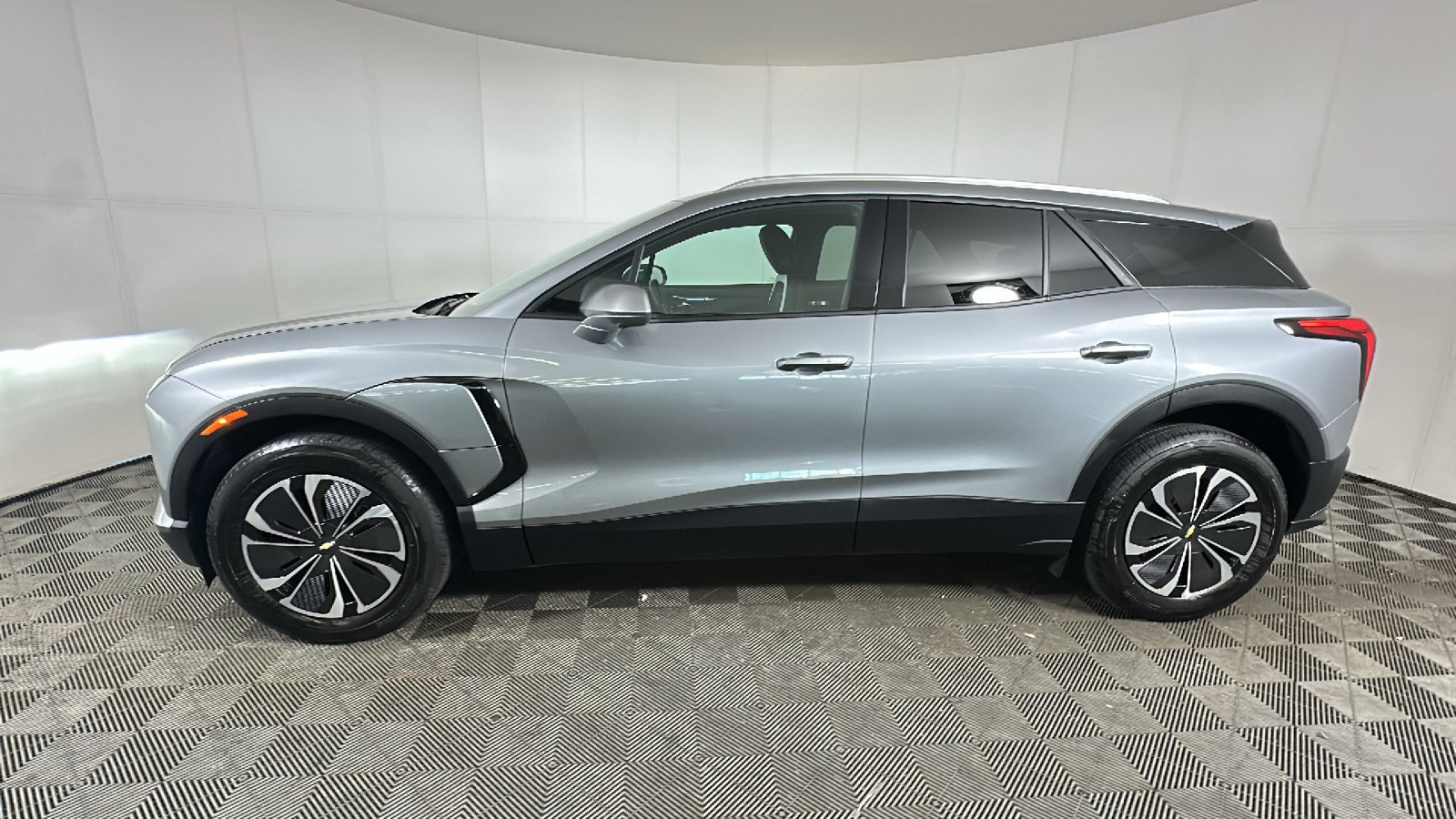 Used 2024 Chevrolet Blazer EV LT AWD/4WD image 7
