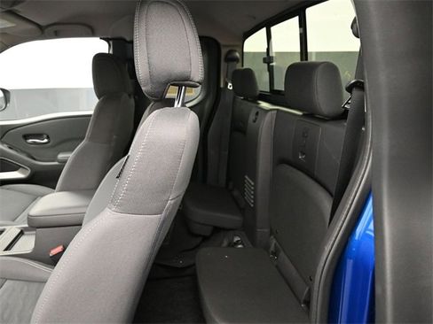 Used 2024 Nissan Frontier SV w/ SV Convenience Package image 5