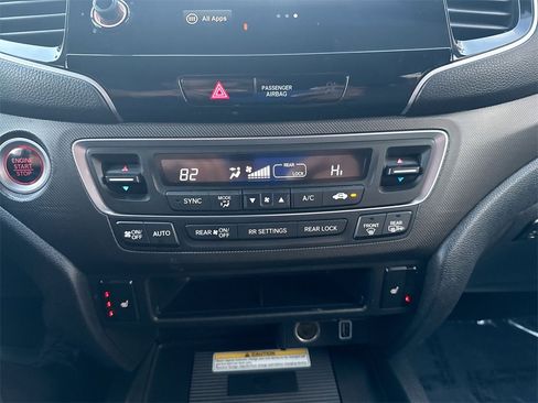 Used 2022 Honda Pilot TrailSport image 16