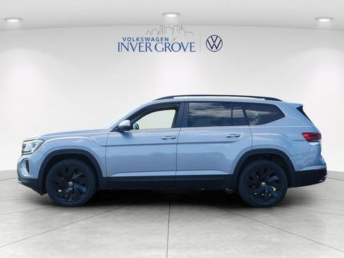 Certified 2024 Volkswagen Atlas SE w/ Panoramic Sunroof Package AWD/4WD image 4