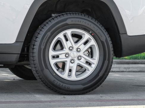 Used 2022 Jeep Grand Cherokee Laredo w/ Luxury Tech Group I image 69