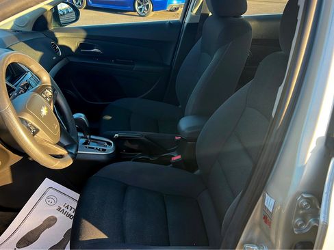 Used 2015 Chevrolet Cruze LT image 11