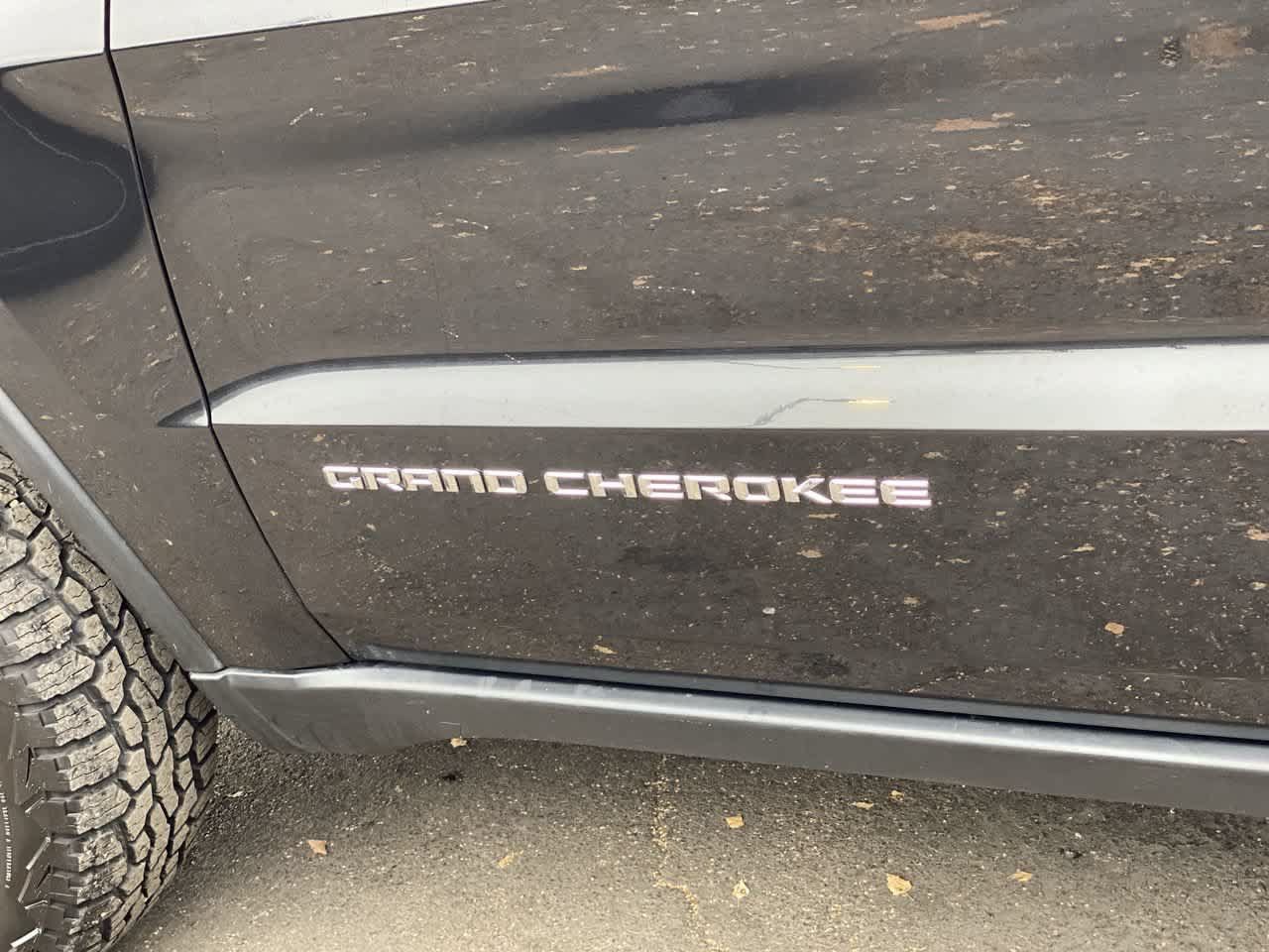 Used 2016 Jeep Grand Cherokee Limited AWD/4WD image 10
