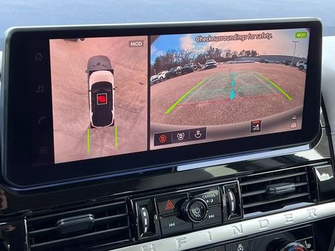 New 2026 Nissan Pathfinder SL image 23