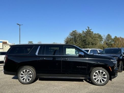 New 2025 Chevrolet Suburban Premier image 19