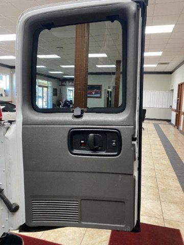 Used 2022 Chevrolet Express 3500 LS RWD image 4