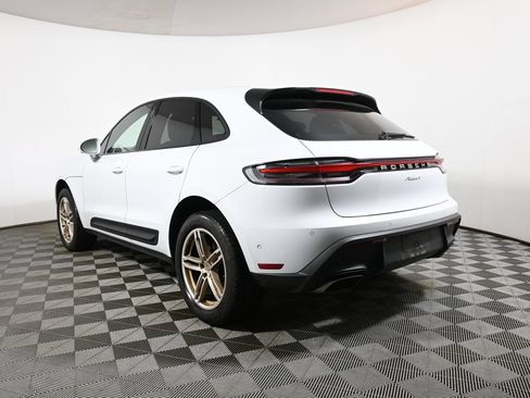 Used 2023 Porsche Macan AWD/4WD image 3