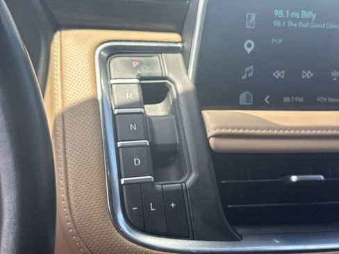 Used 2023 Chevrolet Suburban Premier RWD image 19