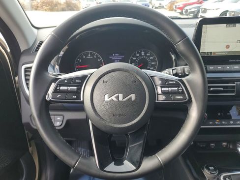Used 2023 Kia Seltos S w/ Navigation Package image 24