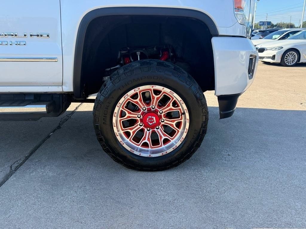 Used 2019 GMC Sierra 2500 Denali w/ Duramax Plus Package AWD/4WD image 9