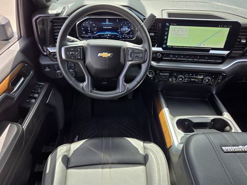 Used 2024 Chevrolet Silverado 2500 High Country w/ Technology Package AWD/4WD image 11