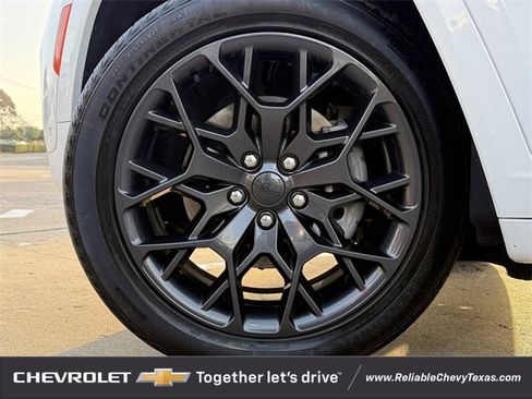 Used 2023 Jeep Grand Cherokee Summit image 10